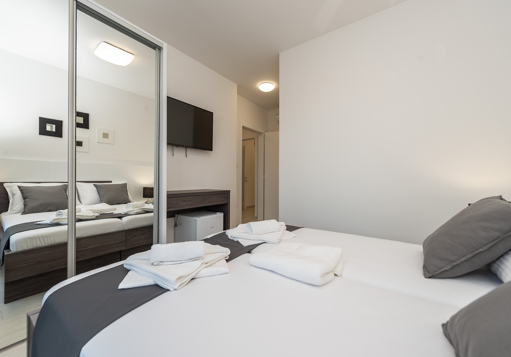 POOL VILLAS MARIS - šesterokrevetni apartman