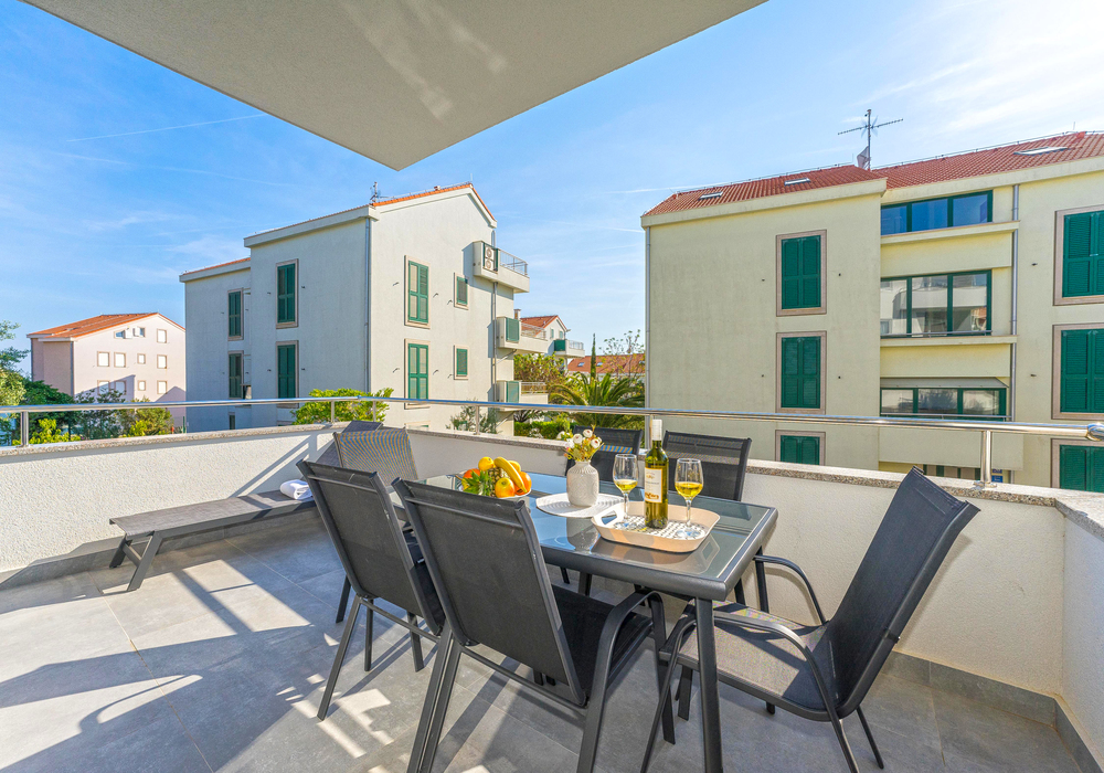 SUMMER BREEZE POOL APARTMENTS - sedmerokrevetni apartman