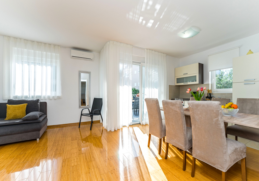 SUMMER BREEZE POOL APARTMENTS - šesterokrevetni apartman