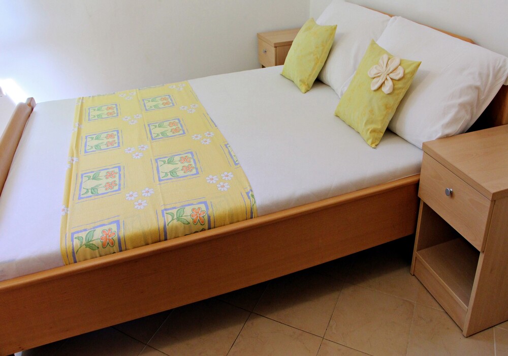 MARU - osmerokrevetni apartman